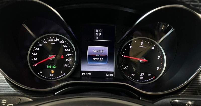 Mercedes-Benz Klasa V cena 219900 przebieg: 128600, rok produkcji 2019 z Piastów małe 466